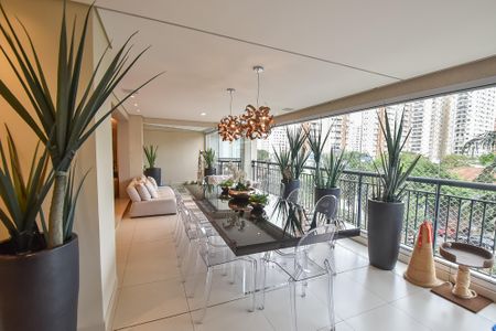 Apartamento à venda com 176m², 3 quartos e 3 vagas Apartamento à venda com 176m², 3 quartos e 3 vagasVaranda