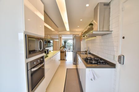 Apartamento à venda com 176m², 3 quartos e 3 vagas Apartamento à venda com 176m², 3 quartos e 3 vagasCozinha