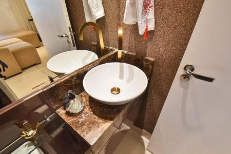 Apartamento à venda com 176m², 3 quartos e 3 vagas Apartamento à venda com 176m², 3 quartos e 3 vagasLavabo