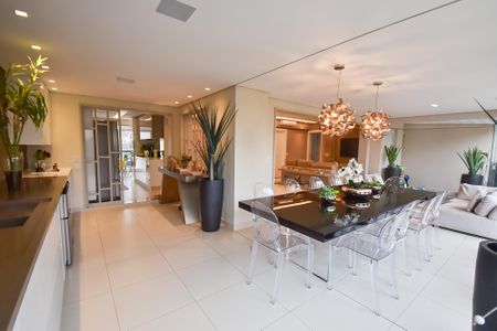 Apartamento à venda com 176m², 3 quartos e 3 vagas Apartamento à venda com 176m², 3 quartos e 3 vagasVaranda