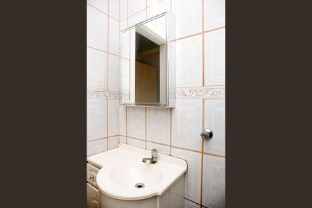 Banheiro de apartamento à venda com 1 quarto, 51m² em Rio Branco, Porto Alegre