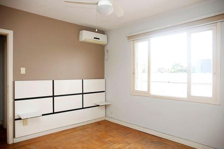 Quarto de apartamento à venda com 1 quarto, 51m² em Rio Branco, Porto Alegre