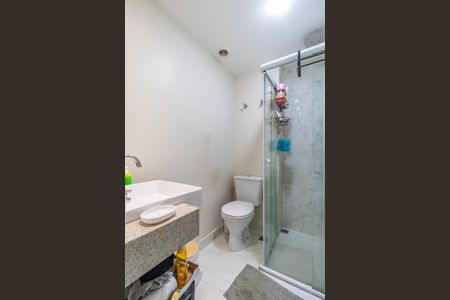 Banheiro de apartamento à venda com 1 quarto, 45m² em Bethaville I, Barueri