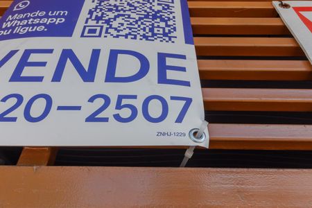 Casa à venda com 66m², 2 quartos e 1 vagaFachada com placa