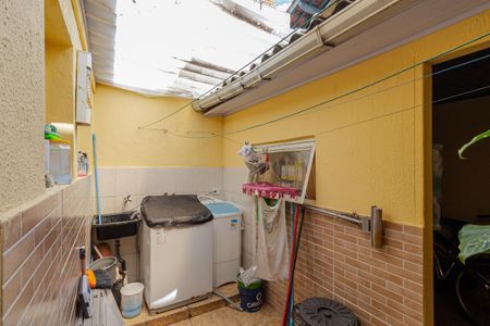 Casa à venda com 66m², 2 quartos e 1 vagaÁrea de Serviço