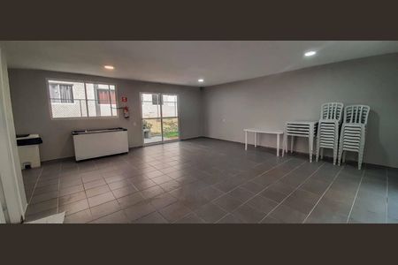 Apartamento à venda com 42m², 2 quartos e sem vagaÁrea comum - Salão de festas
