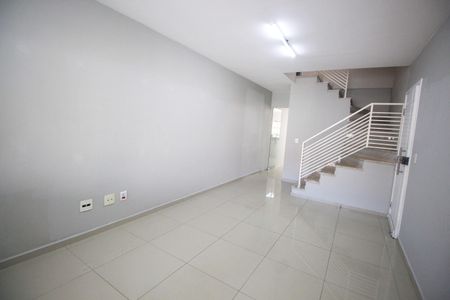 Casa à venda com 160m², 3 quartos e 2 vagasSala