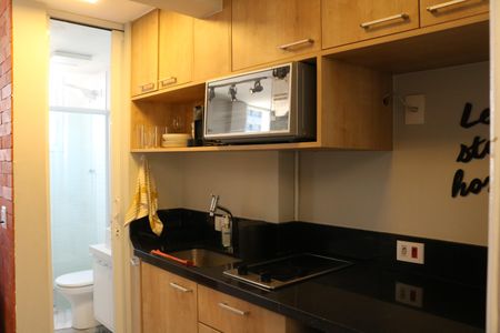 Sala/Cozinha de kitnet/studio para alugar com 1 quarto, 24m² em Água Branca, São Paulo