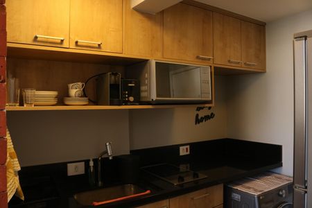 Sala/Cozinha de kitnet/studio para alugar com 1 quarto, 24m² em Água Branca, São Paulo
