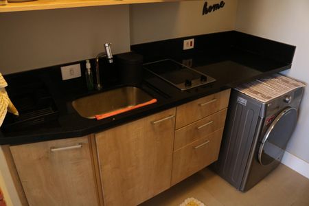 Sala/Cozinha de kitnet/studio para alugar com 1 quarto, 24m² em Água Branca, São Paulo
