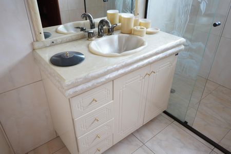 Casa à venda com 320m², 5 quartos e 3 vagasBanheiro da Suíte 2