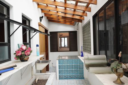 Casa à venda com 320m², 5 quartos e 3 vagasÁrea de Serviço 1