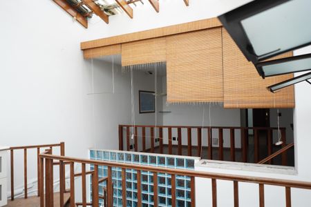 Casa à venda com 320m², 5 quartos e 3 vagasSótão