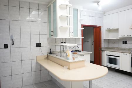 Casa à venda com 320m², 5 quartos e 3 vagasCozinha