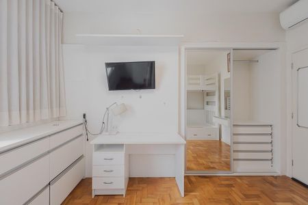 Quarto 1 de apartamento para alugar com 3 quartos, 135m² em Pinheiros, São Paulo