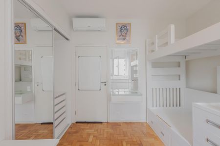Quarto 1 de apartamento para alugar com 3 quartos, 135m² em Pinheiros, São Paulo