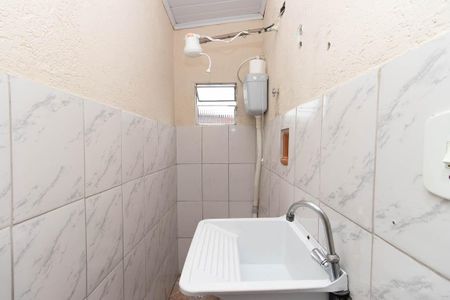 Banheiro de casa para alugar com 1 quarto, 30m² em Jardim Julieta, São Paulo