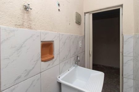 Banheiro de casa para alugar com 1 quarto, 30m² em Jardim Julieta, São Paulo