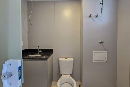 Apartamento para alugar com 105m², 3 quartos e 2 vagasBanheiro da Semi Suíte