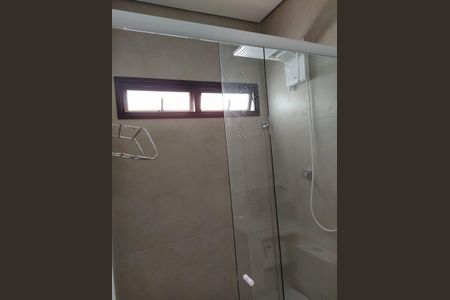 Banheiro de kitnet/studio para alugar com 1 quarto, 38m² em Vila Monumento, São Paulo