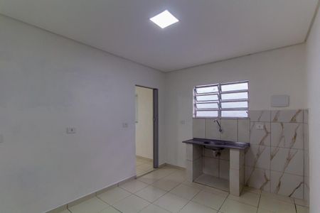 Cozinha de casa para alugar com 1 quarto, 30m² em Vila California, São Paulo