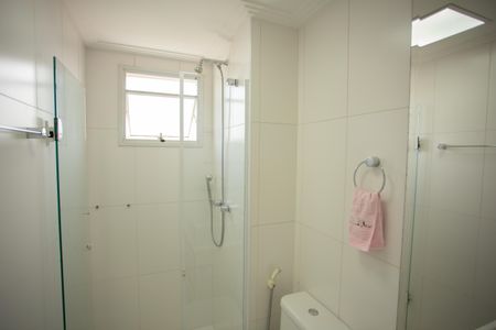 Apartamento à venda com 144m², 3 quartos e 2 vagas Apartamento à venda com 144m², 3 quartos e 2 vagasBANHEIRO SUÍTE 2