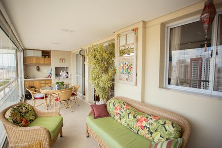 Apartamento à venda com 144m², 3 quartos e 2 vagas Apartamento à venda com 144m², 3 quartos e 2 vagasVARANDA DA SALA