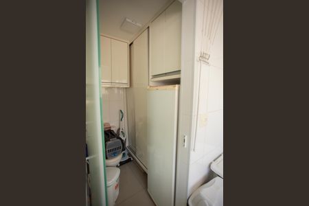 Apartamento à venda com 144m², 3 quartos e 2 vagas Apartamento à venda com 144m², 3 quartos e 2 vagasÁREA DE SERVIÇO