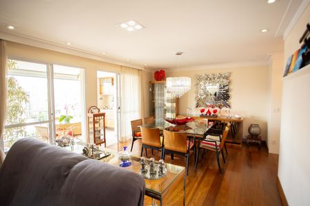 Apartamento à venda com 144m², 3 quartos e 2 vagas Apartamento à venda com 144m², 3 quartos e 2 vagasSALA