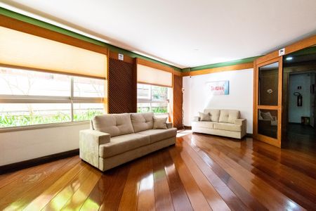 Apartamento à venda com 67m², 2 quartos e 1 vaga Apartamento à venda com 67m², 2 quartos e 1 vagaHall social