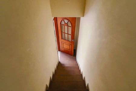 Casa para alugar com 98m², 3 quartos e 1 vagaEscadas