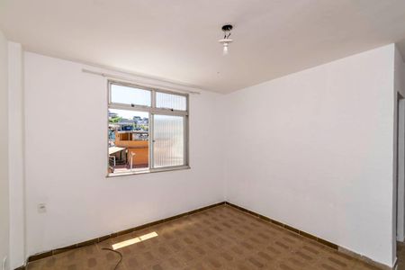 Sala de apartamento à venda com 2 quartos, 55m² em Olaria, Rio de Janeiro