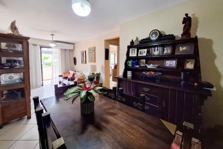 Sala de apartamento à venda com 2 quartos, 150m² em Icaraí, Niterói