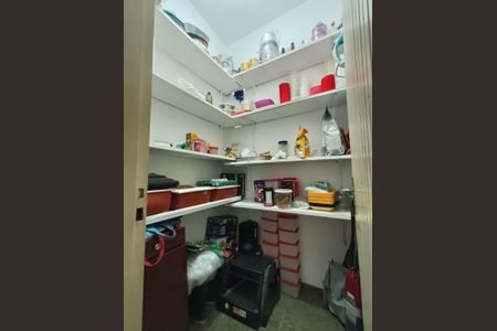 Casa à venda com 190m², 3 quartos e 2 vagasDespensa