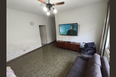 Casa à venda com 190m², 3 quartos e 2 vagasSala