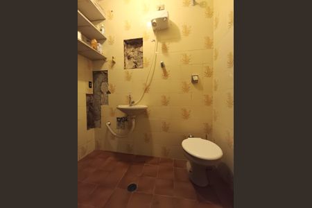 Casa à venda com 190m², 3 quartos e 2 vagasBanheiro 2