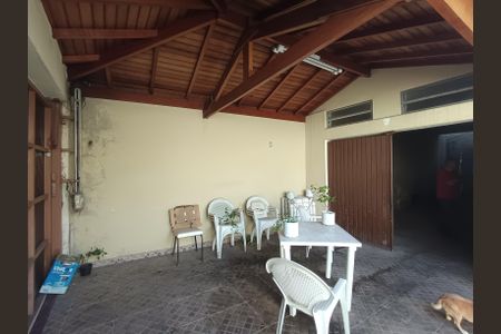 Casa à venda com 190m², 3 quartos e 2 vagasGaragem