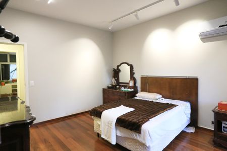 Apartamento à venda com 490m², 4 quartos e 2 vagasSuíte 1