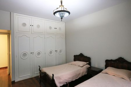 Apartamento à venda com 490m², 4 quartos e 2 vagasQuarto 2