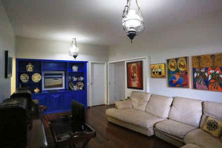 Sala de TV de apartamento à venda com 4 quartos, 490m² em Serra, Belo Horizonte