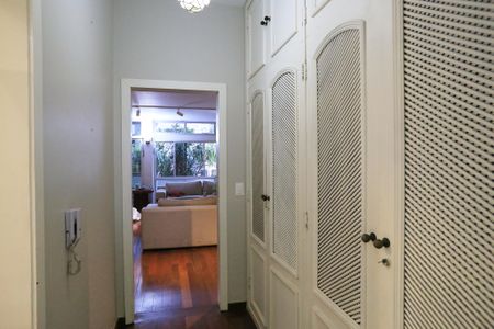 Apartamento à venda com 490m², 4 quartos e 2 vagasCorredor