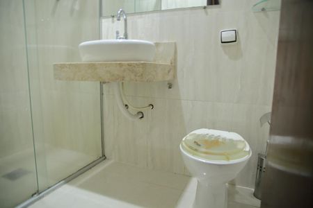 Casa à venda com 201m², 3 quartos e 3 vagasSuíte 2  - Banheiro 