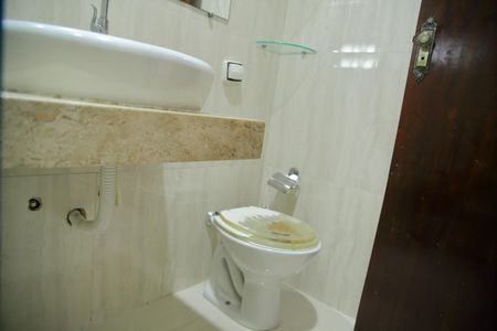 Casa à venda com 201m², 3 quartos e 3 vagasSuíte 2  - Banheiro 