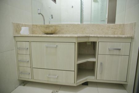 Casa à venda com 201m², 3 quartos e 3 vagasBanheiro Social 