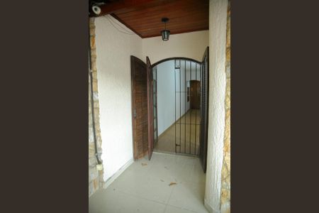 Casa à venda com 201m², 3 quartos e 3 vagasSuíte 2- Varanda 