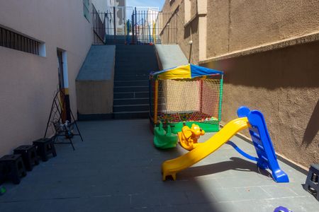 Apartamento à venda com 55m², 2 quartos e 1 vaga Apartamento à venda com 55m², 2 quartos e 1 vagaÁrea comum - Playground