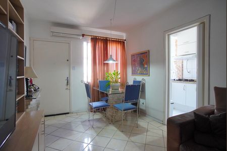 Sala de apartamento à venda com 1 quarto, 41m² em Bom Jesus, Porto Alegre