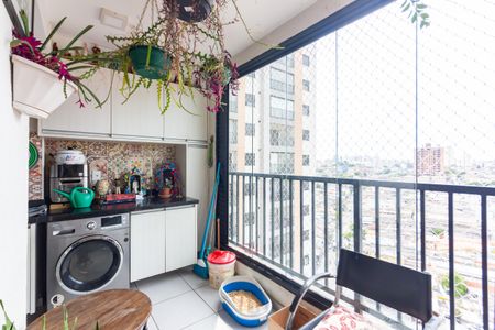 Varanda  de apartamento à venda com 2 quartos, 47m² em Vila Yolanda, Osasco