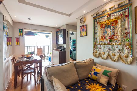 Sala  de apartamento à venda com 2 quartos, 47m² em Vila Yolanda, Osasco