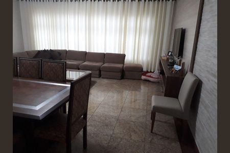 Casa à venda com 3 quartos, 284m² em Vila Graciosa, São Paulo